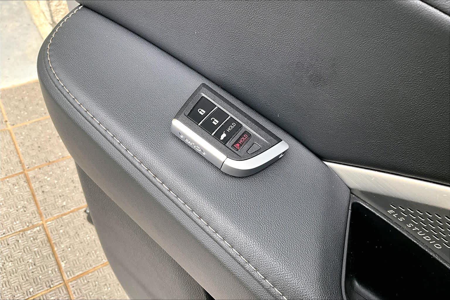 Thumbnail: 2022 Acura MDX - 20