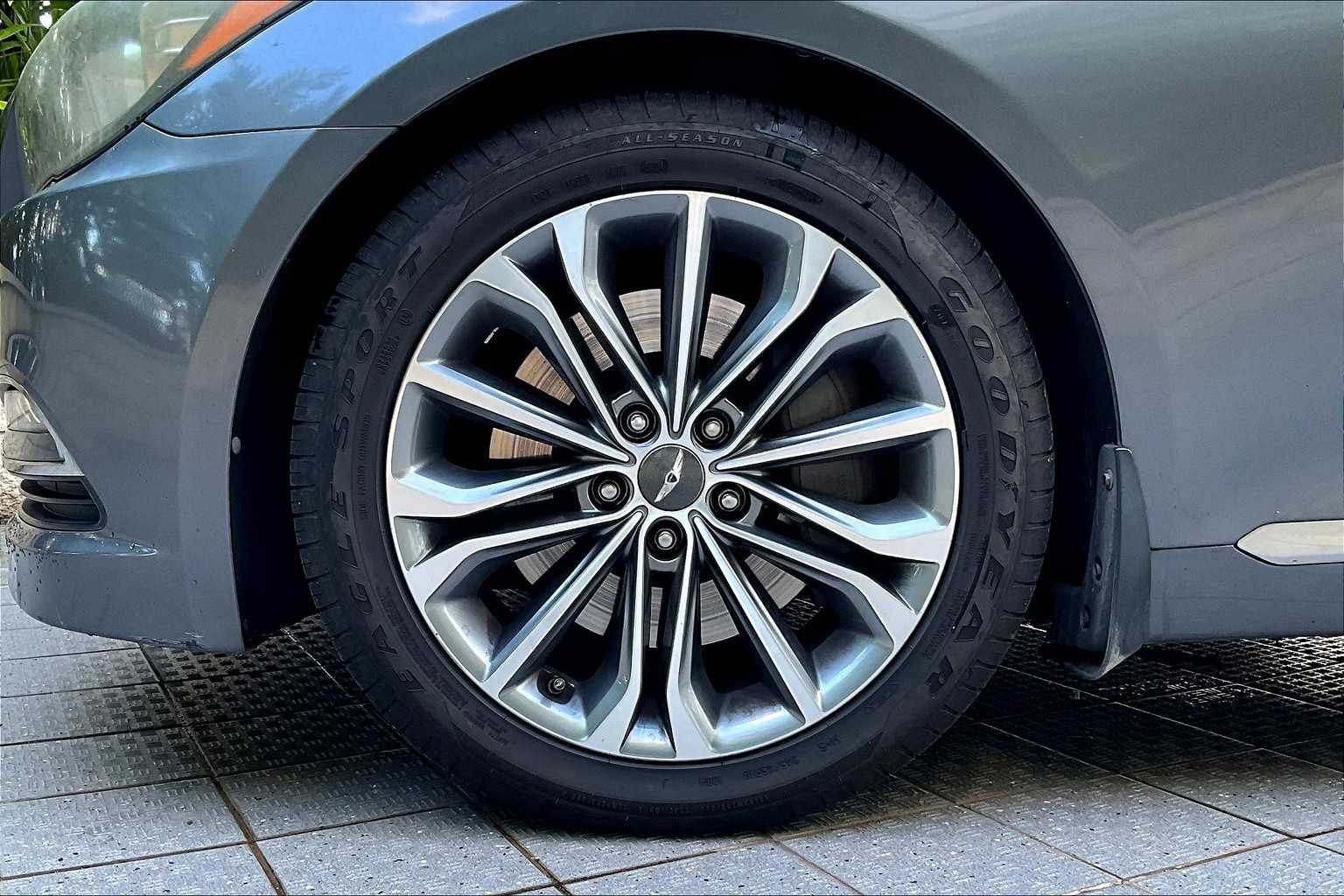Thumbnail: 2016 Hyundai Genesis - 9