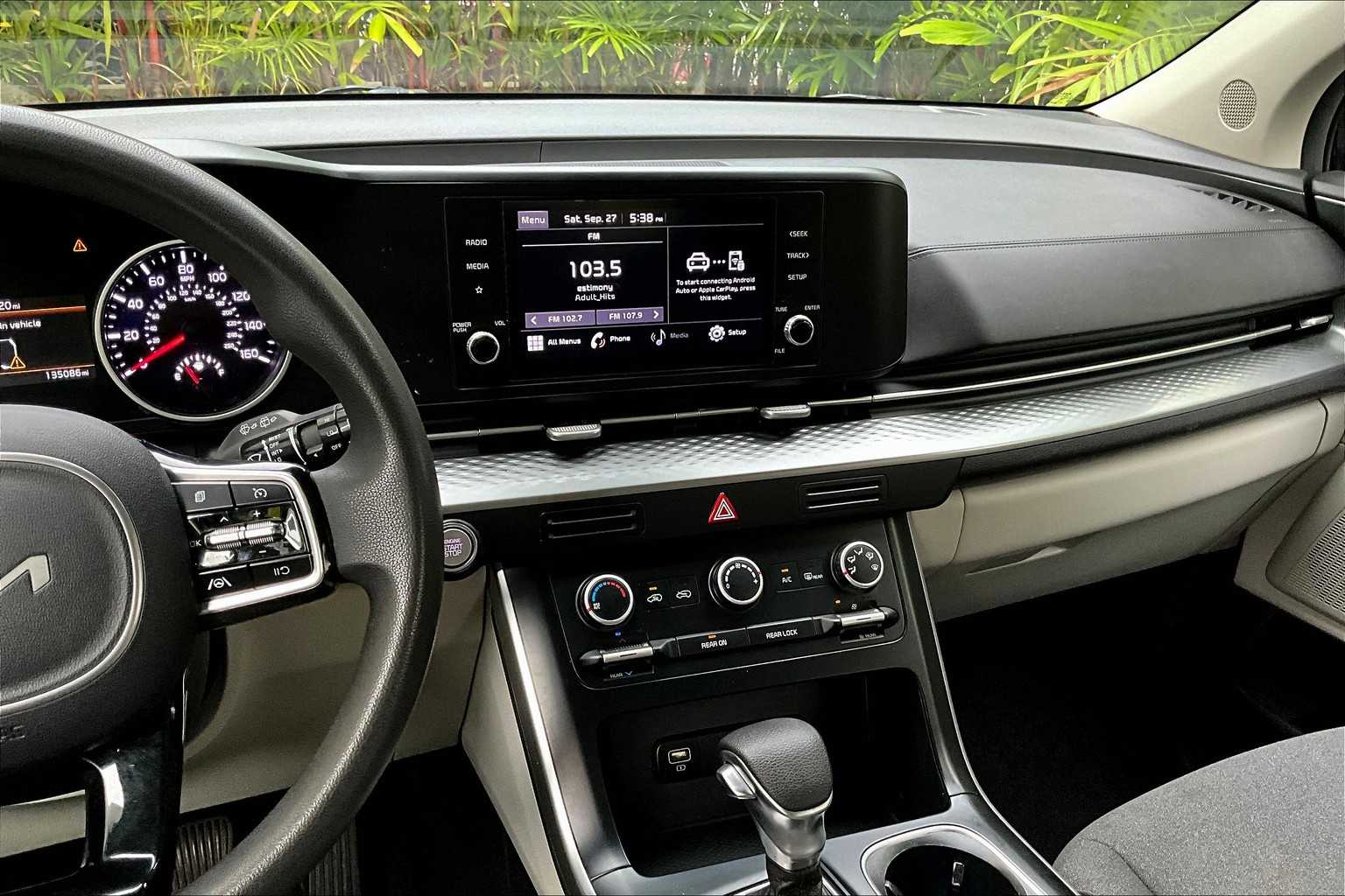 Thumbnail: 2022 Kia Carnival - 16