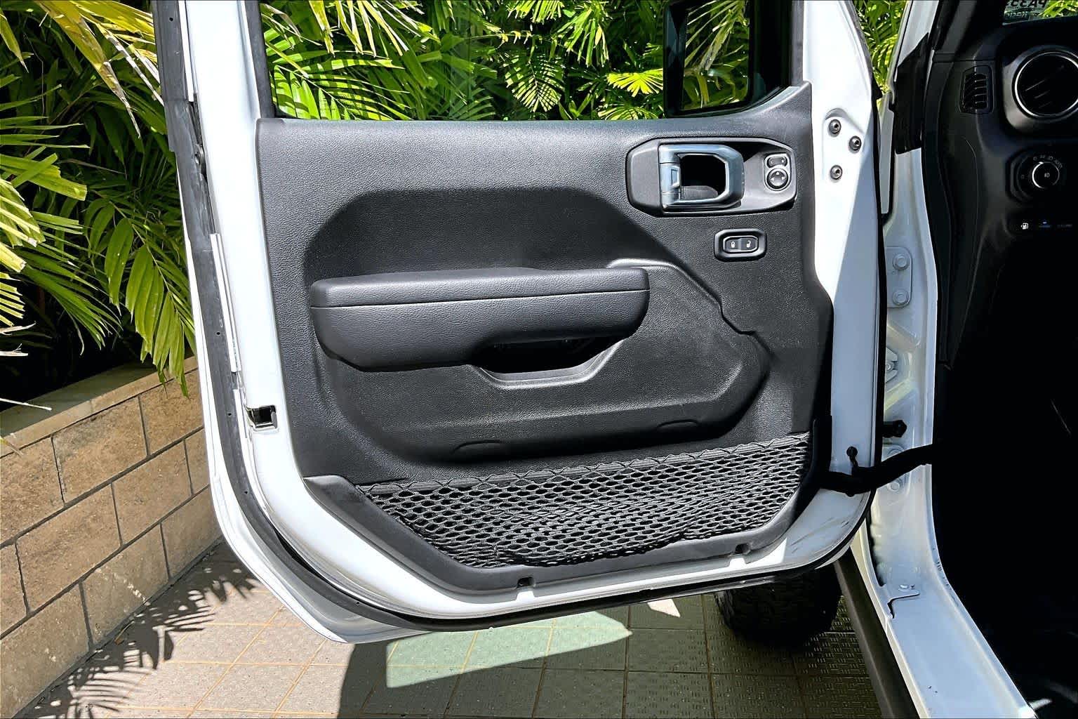 Thumbnail: 2023 Jeep Wrangler - 28