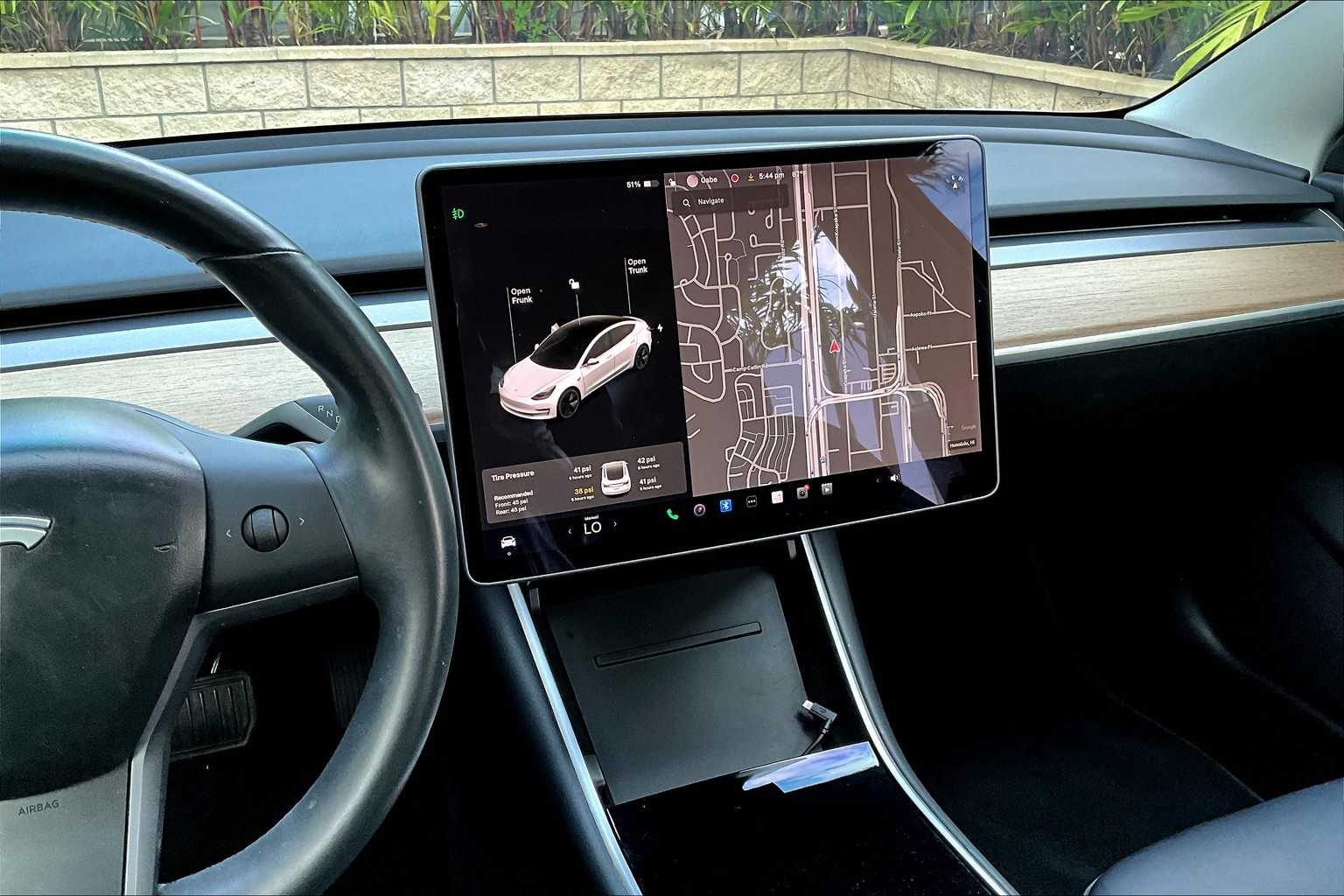 Thumbnail: 2018 Tesla Model 3 - 15