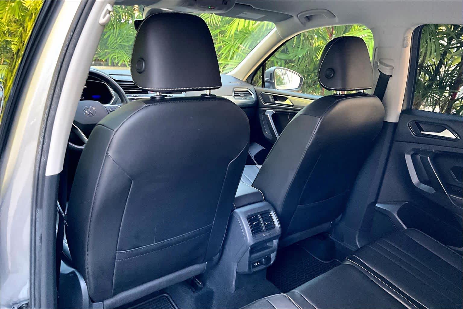 Thumbnail: 2022 Volkswagen Tiguan - 12