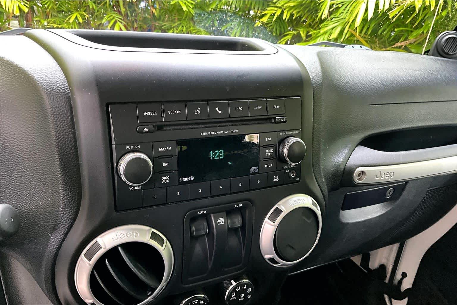 Thumbnail: 2013 Jeep Wrangler - 27