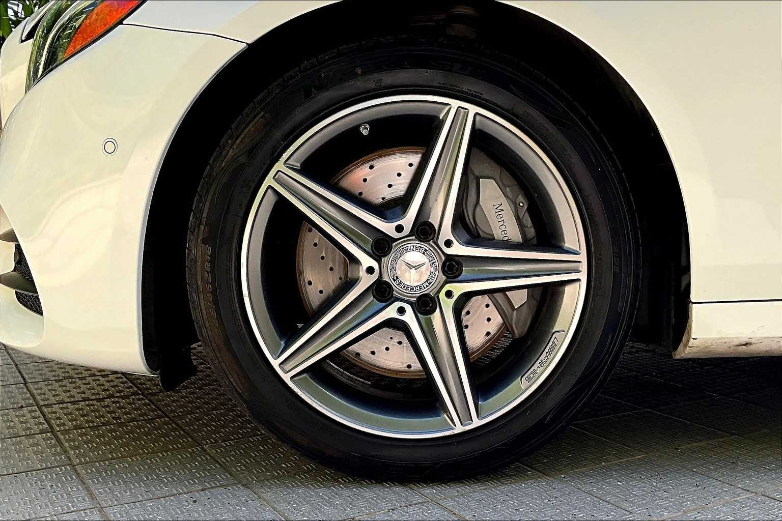 Thumbnail: 2017 Mercedes-Benz E-Class - 9