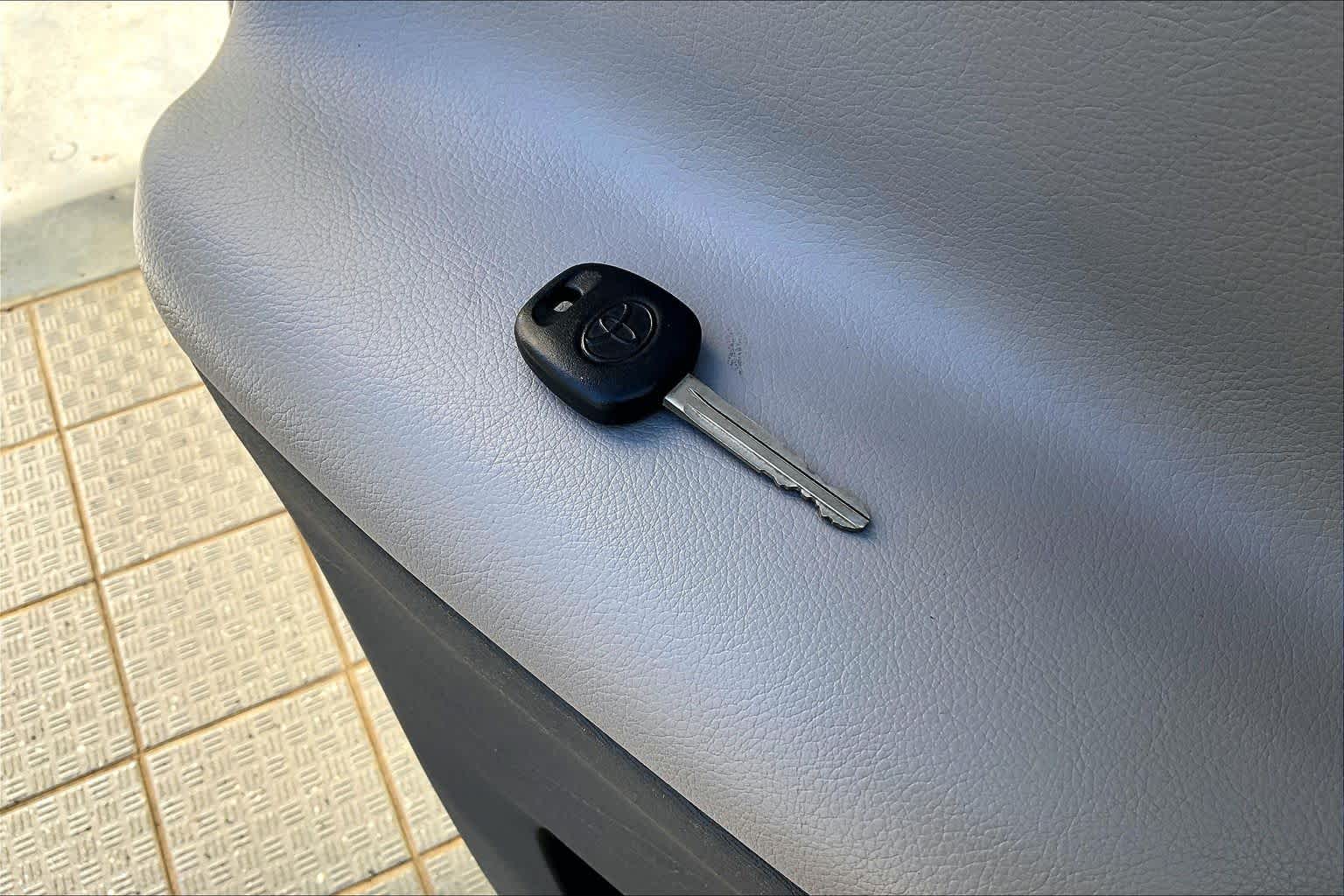 Thumbnail: 2016 Toyota Sienna - 20