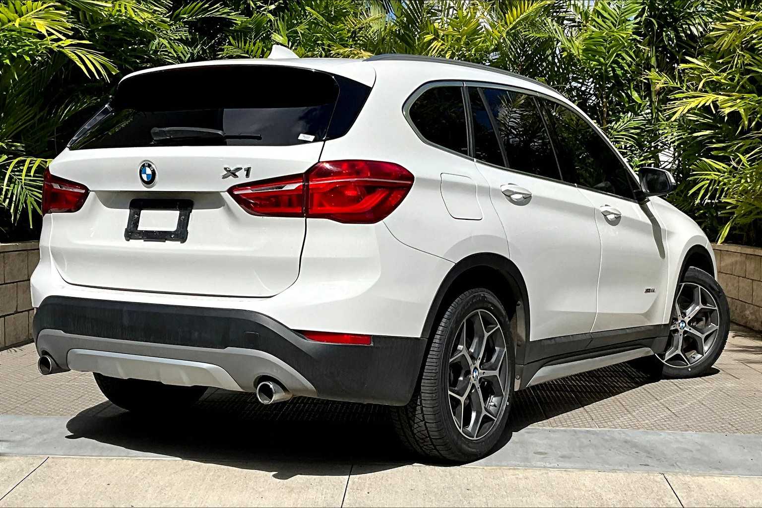 Thumbnail: 2016 BMW X1 - 23