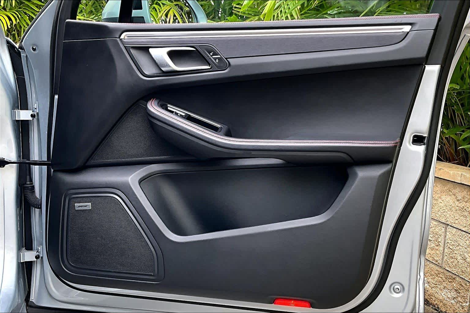 Thumbnail: 2017 Porsche Macan - 29