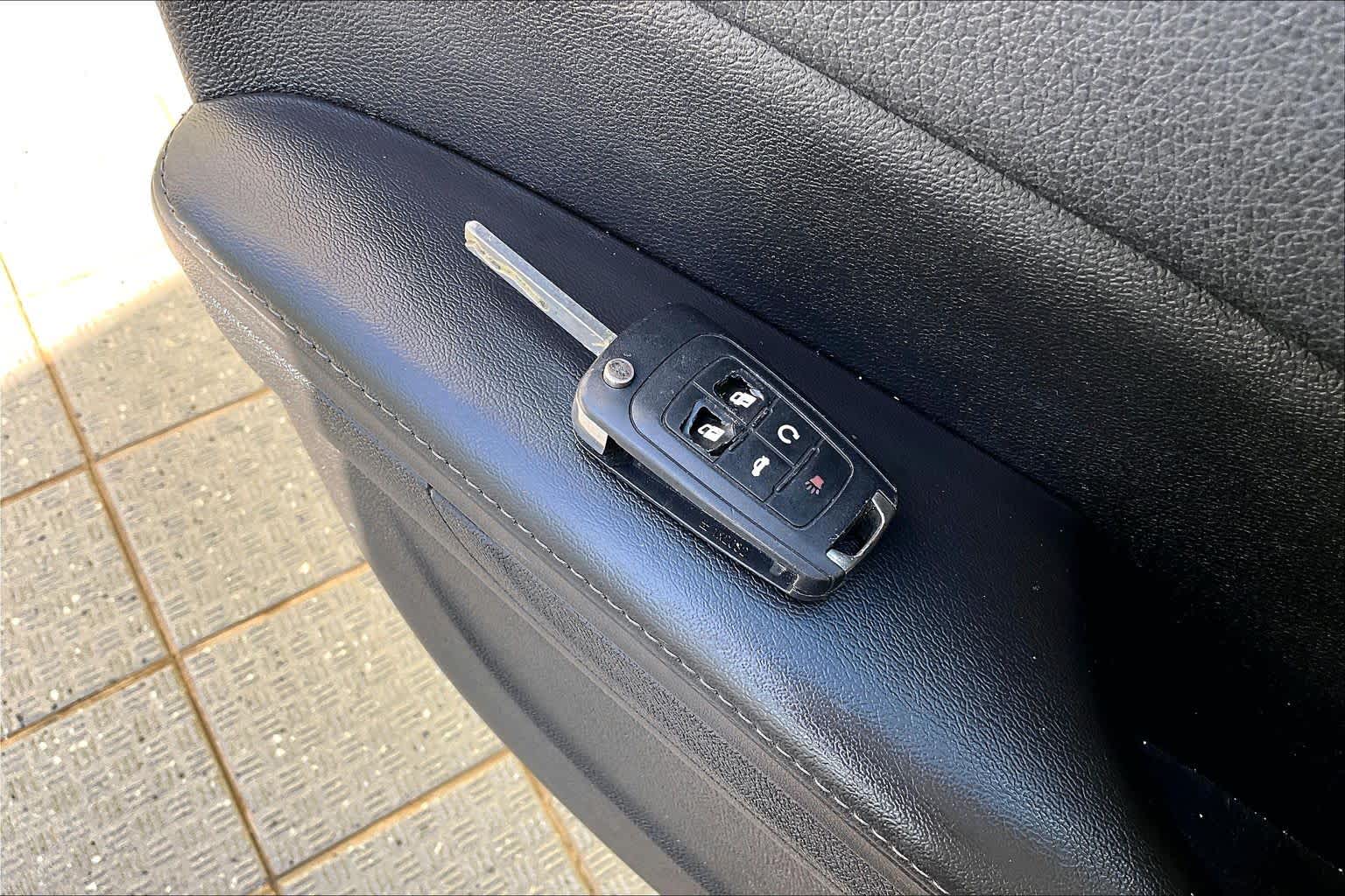 Thumbnail: 2013 Chevrolet Malibu - 20