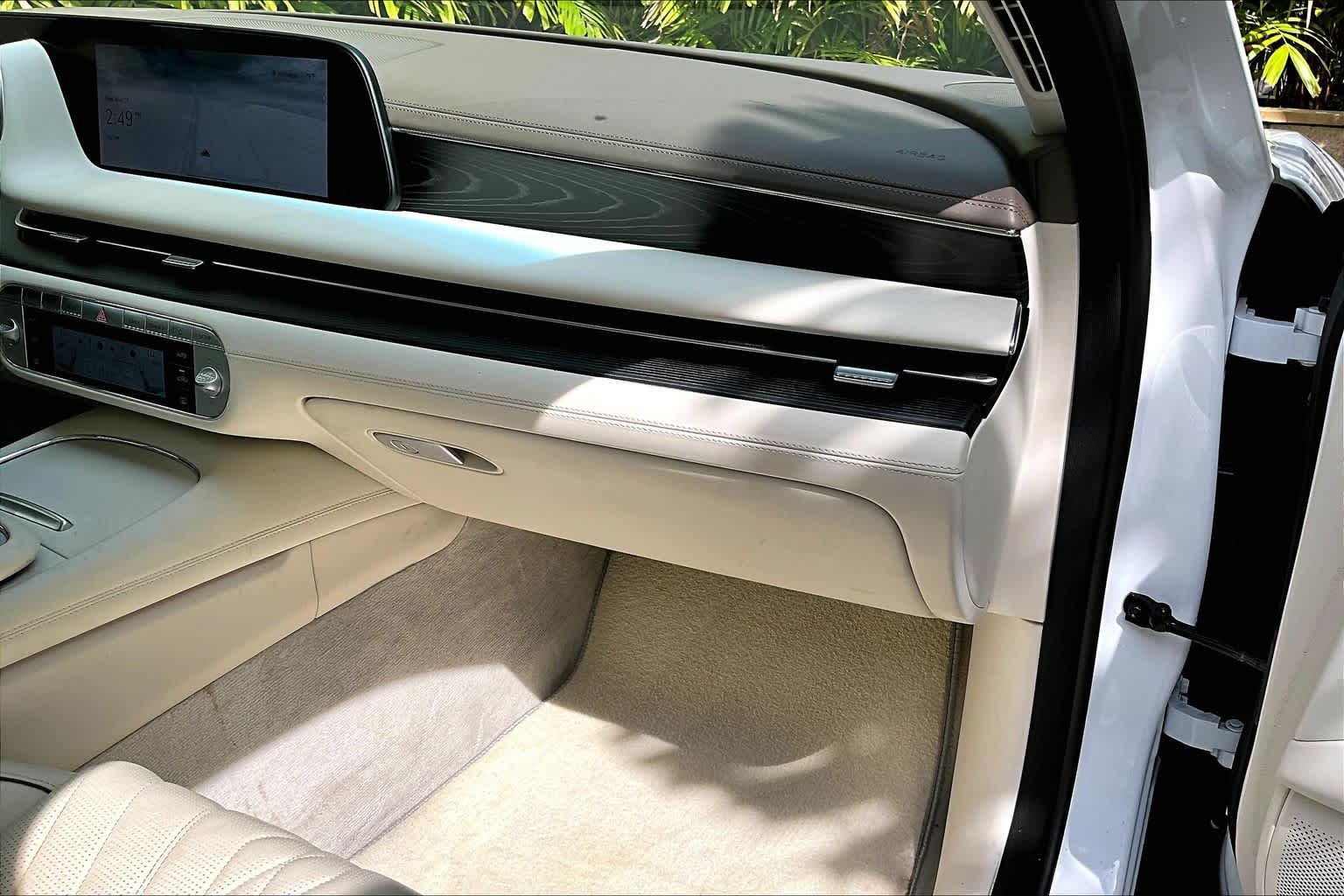 Thumbnail: 2023 Genesis G90 - 24