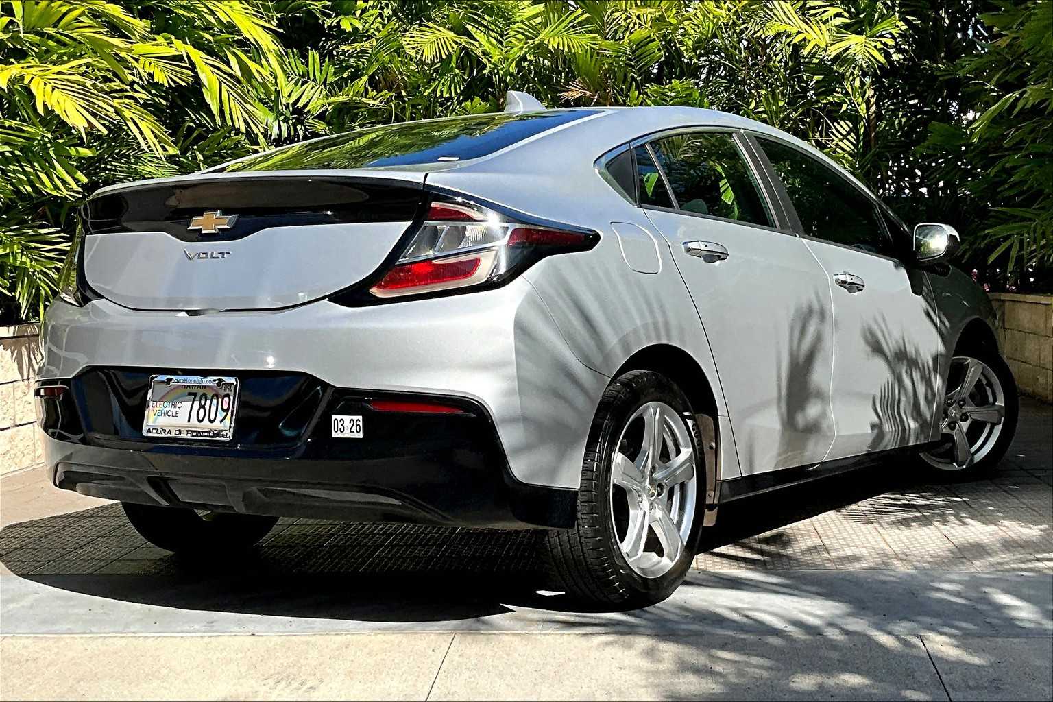 Thumbnail: 2017 Chevrolet Volt - 23