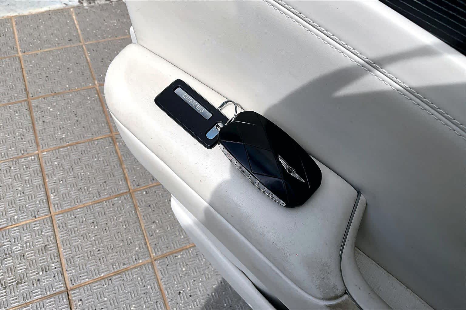 Thumbnail: 2023 Genesis G90 - 20