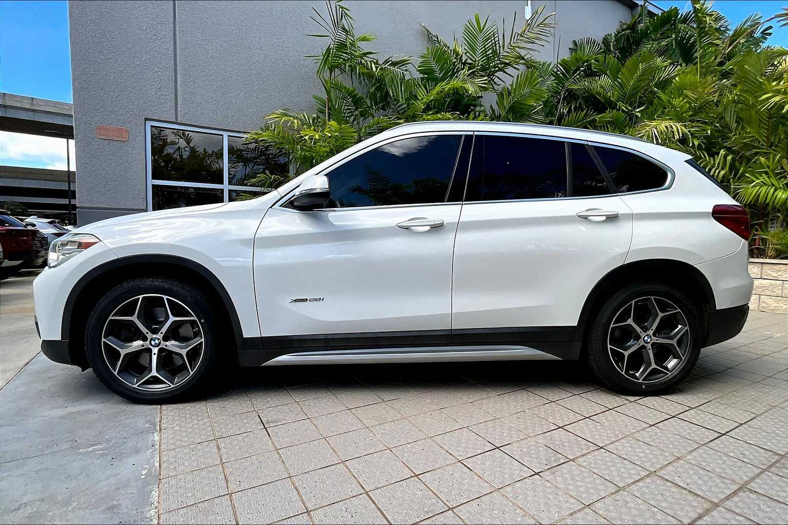 Thumbnail: 2016 BMW X1 - 4