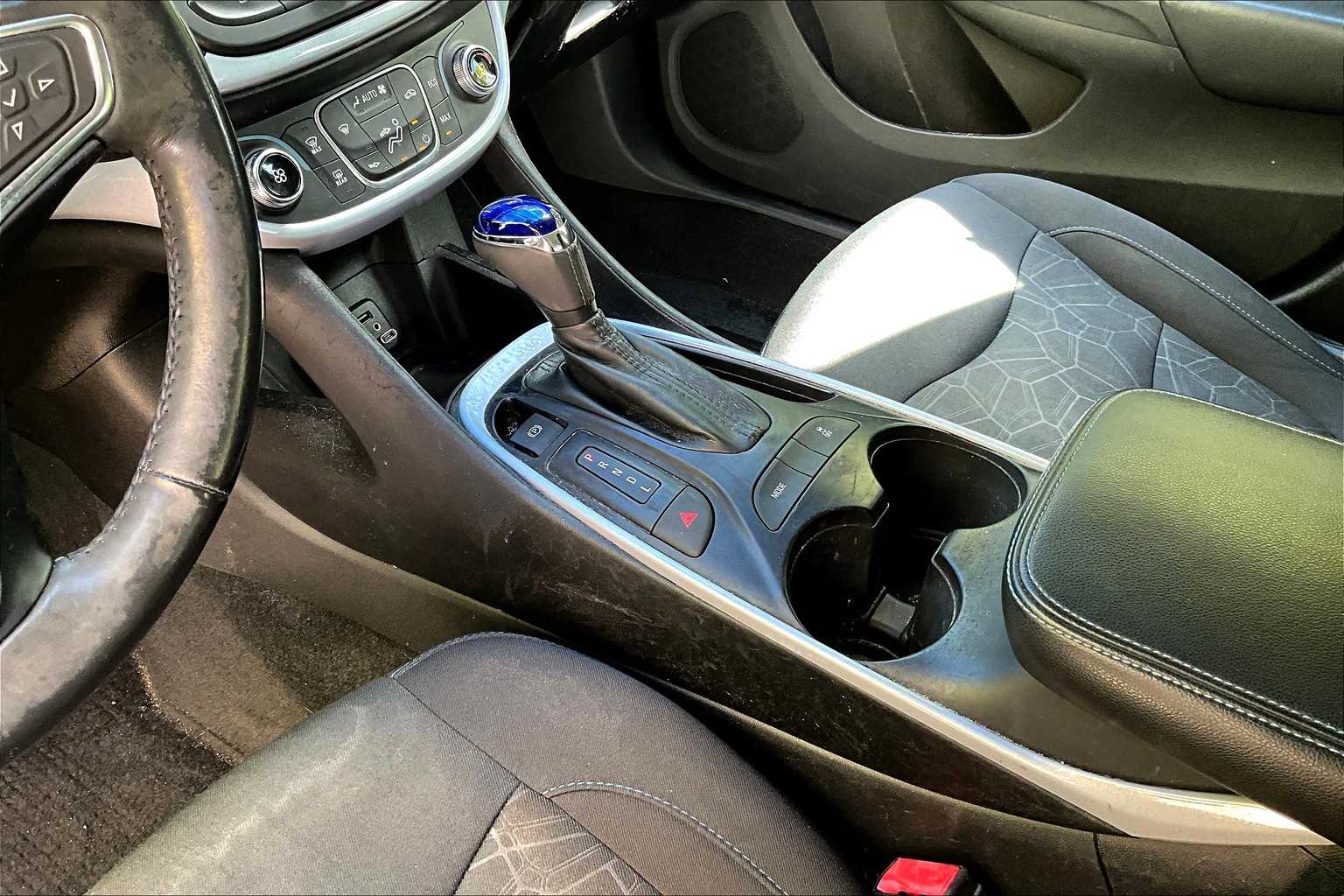 Thumbnail: 2017 Chevrolet Volt - 17