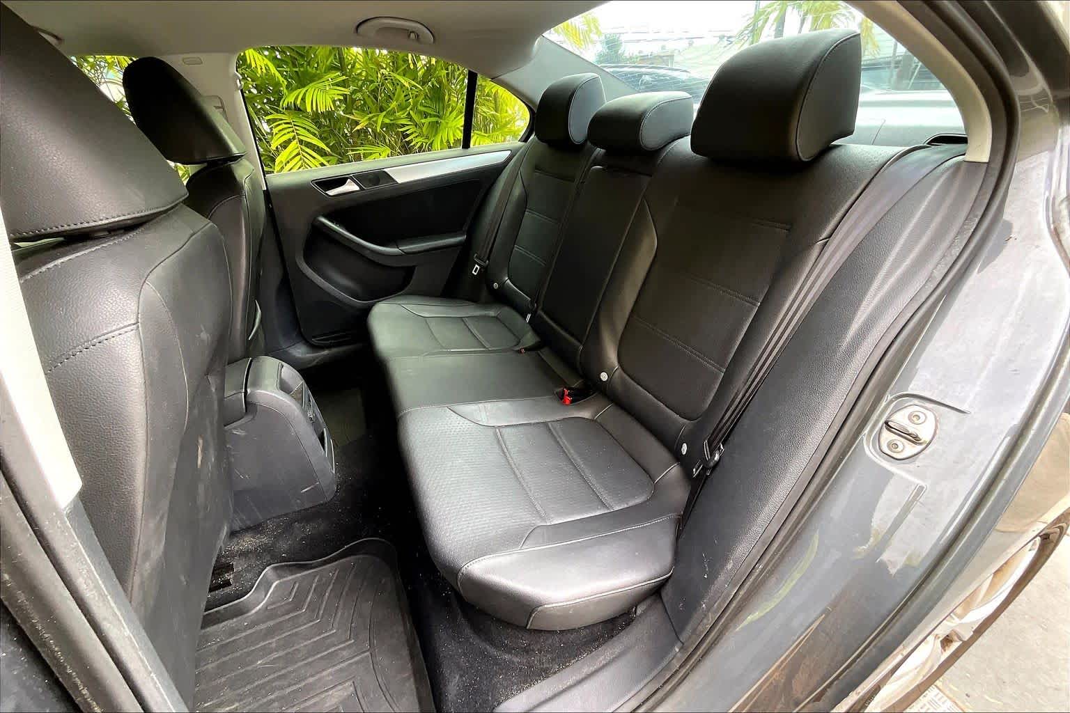 Thumbnail: 2013 Volkswagen Jetta - 30