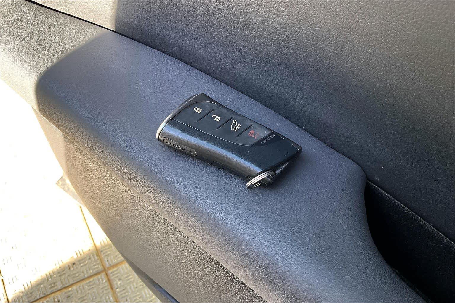 Thumbnail: 2020 Lexus UX - 20