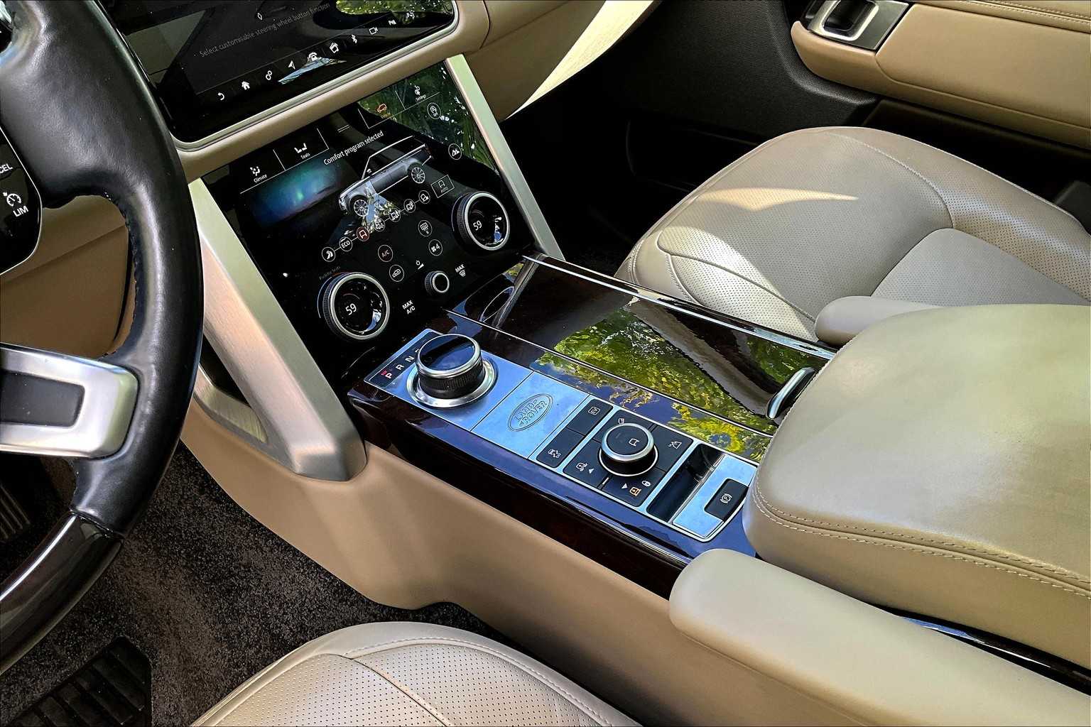 Thumbnail: 2021 Land Rover Range Rover - 17