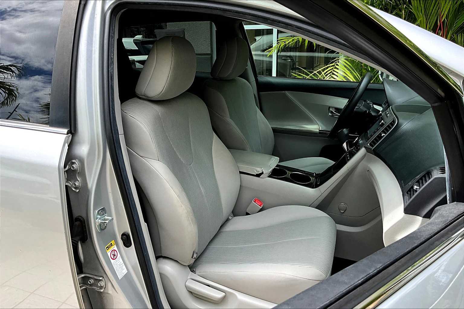 Thumbnail: 2014 Toyota Venza - 13