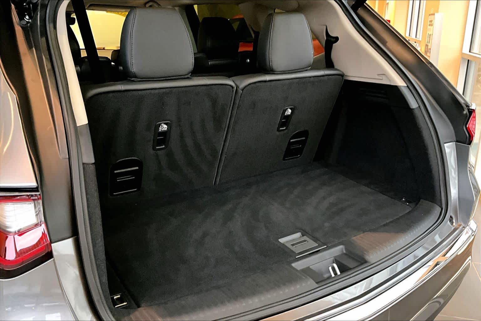 Thumbnail: 2026 Acura MDX - 17