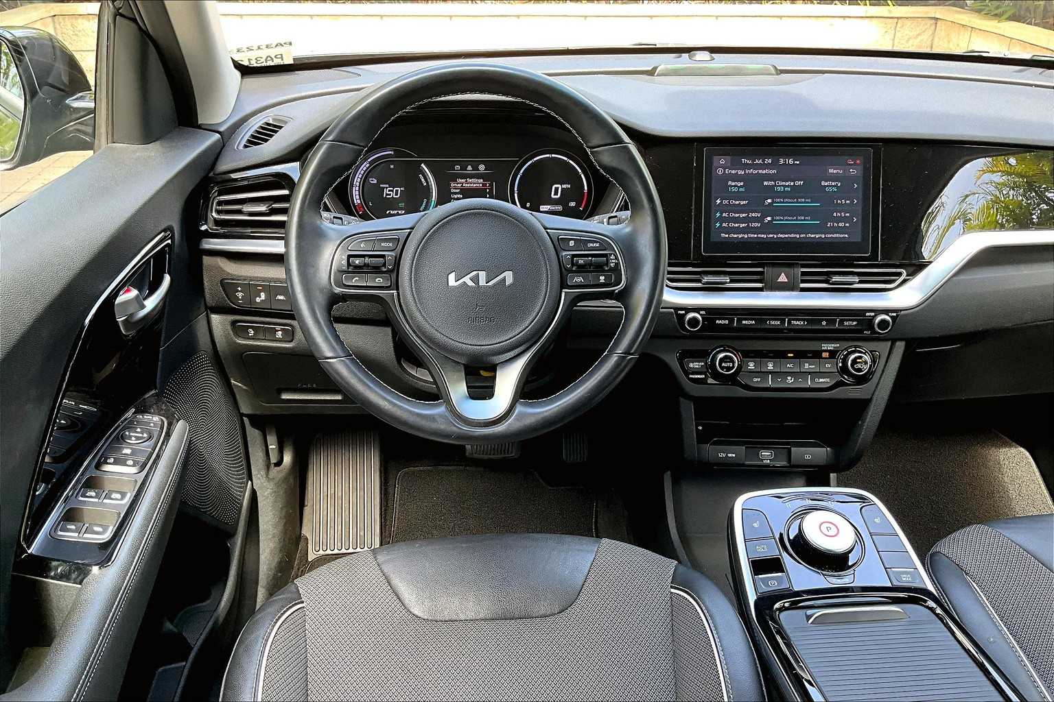 Thumbnail: 2022 Kia Niro - 15