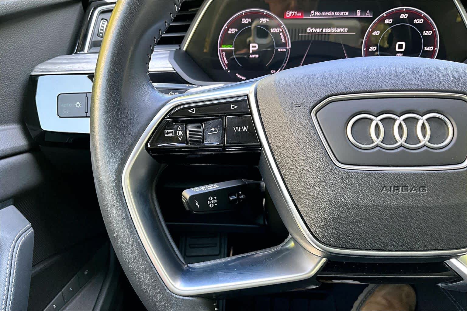 Thumbnail: 2021 Audi e-tron - 25