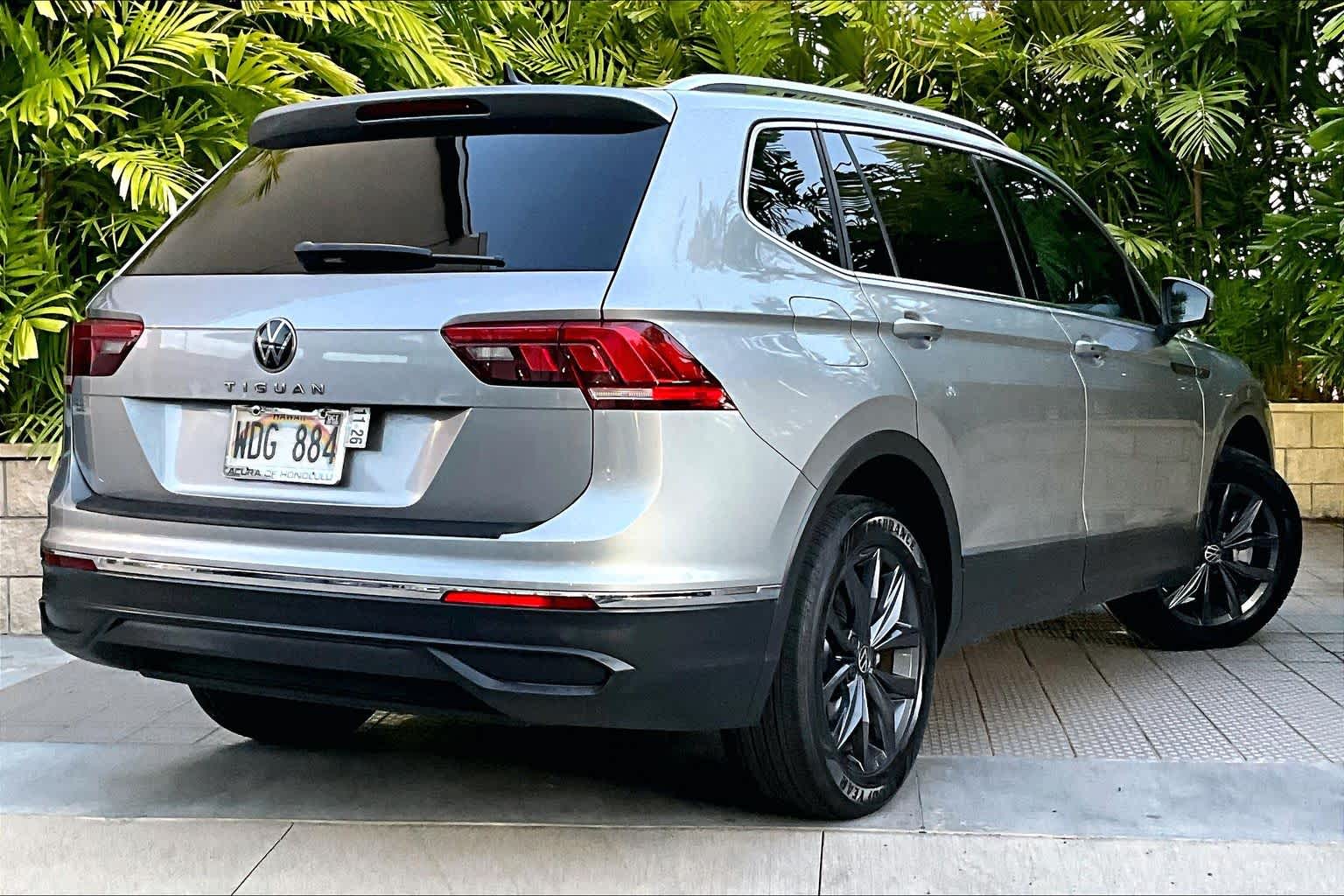 Thumbnail: 2022 Volkswagen Tiguan - 22