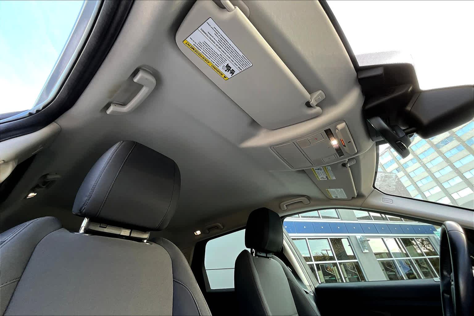 Thumbnail: 2020 Land Rover Discovery Sport - 30