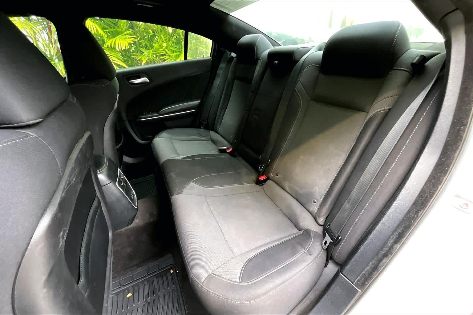 Thumbnail: 2016 Dodge Charger - 30