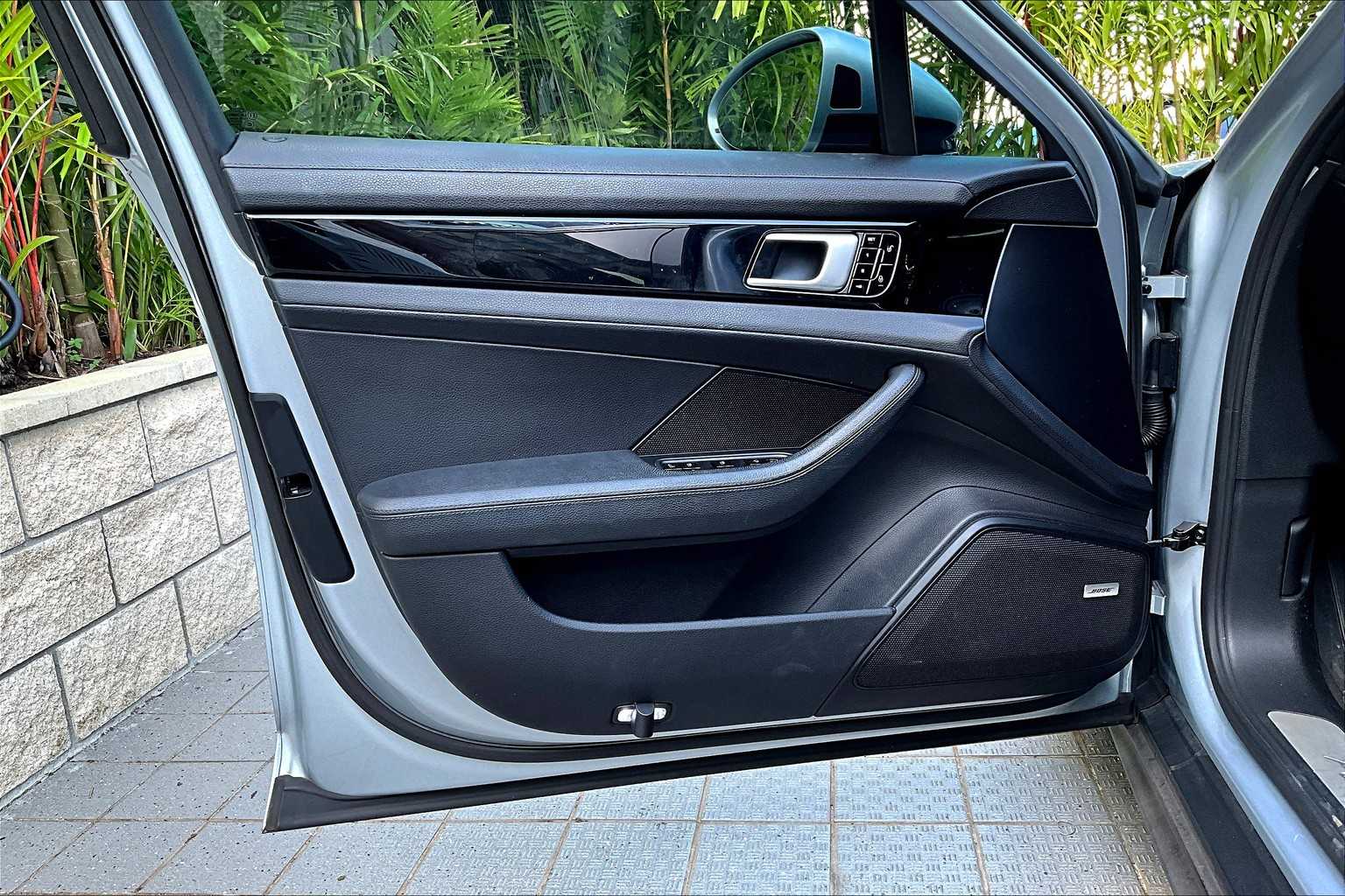 Thumbnail: 2018 Porsche Panamera - 27