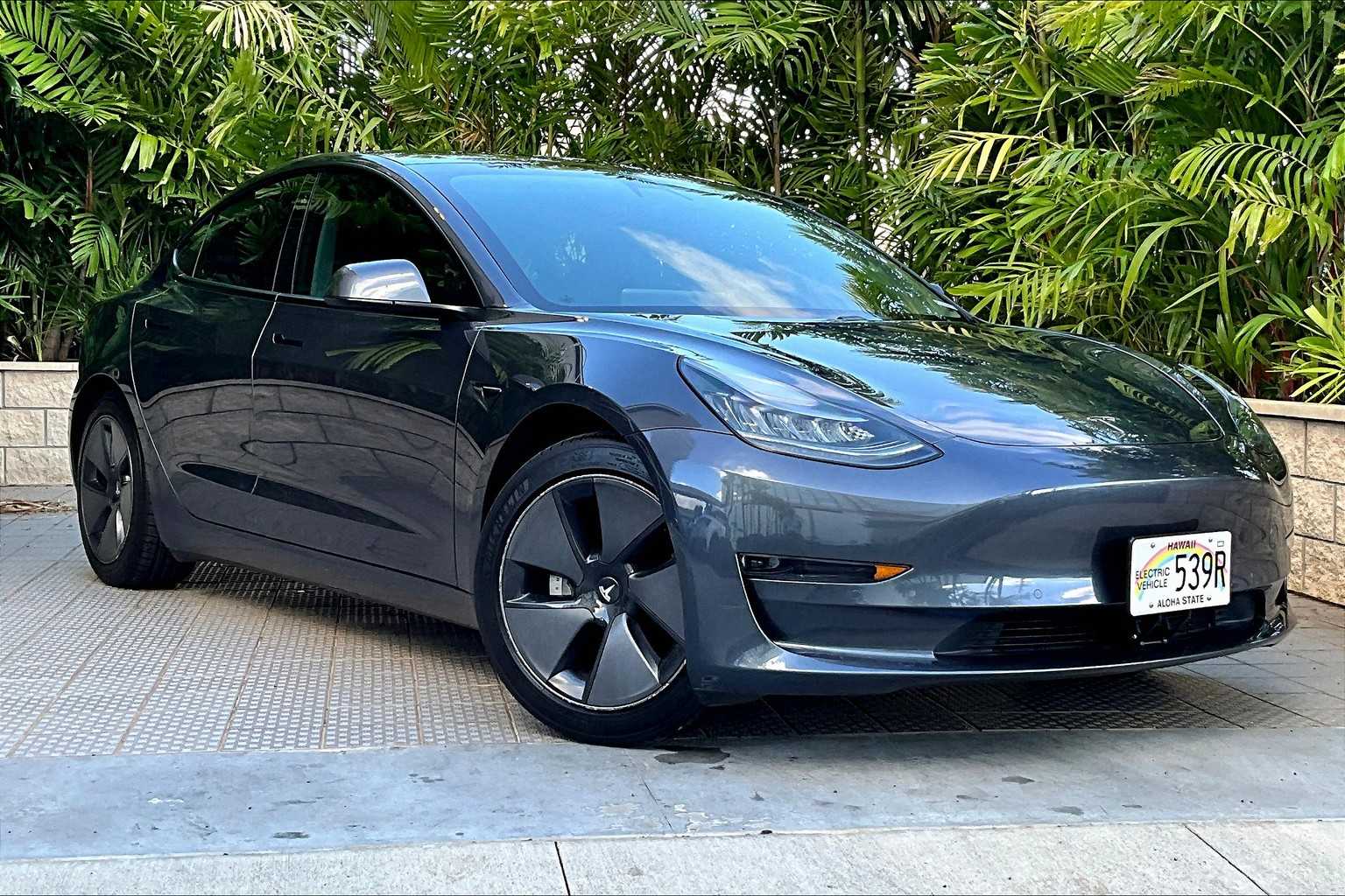 Thumbnail: 2021 Tesla Model 3 - 21