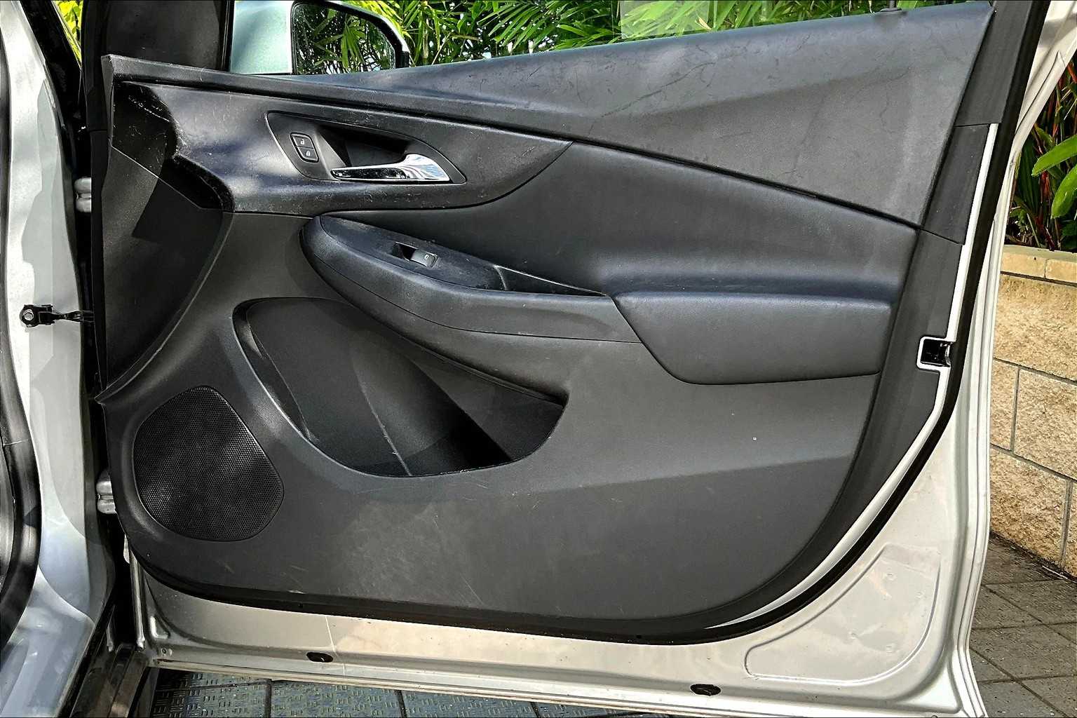 Thumbnail: 2017 Chevrolet Volt - 29