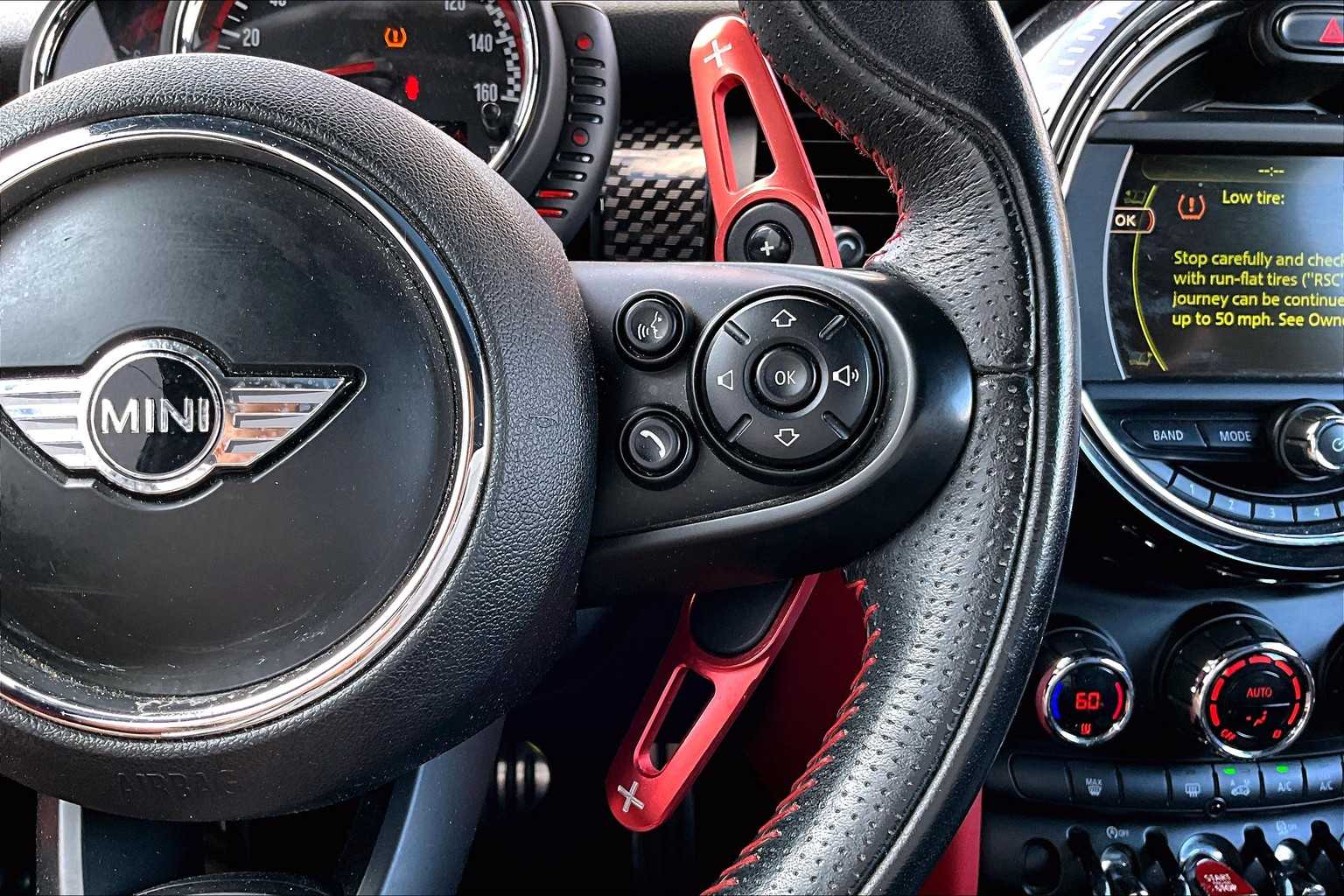 Thumbnail: 2017 MINI Cooper Hardtop - 25