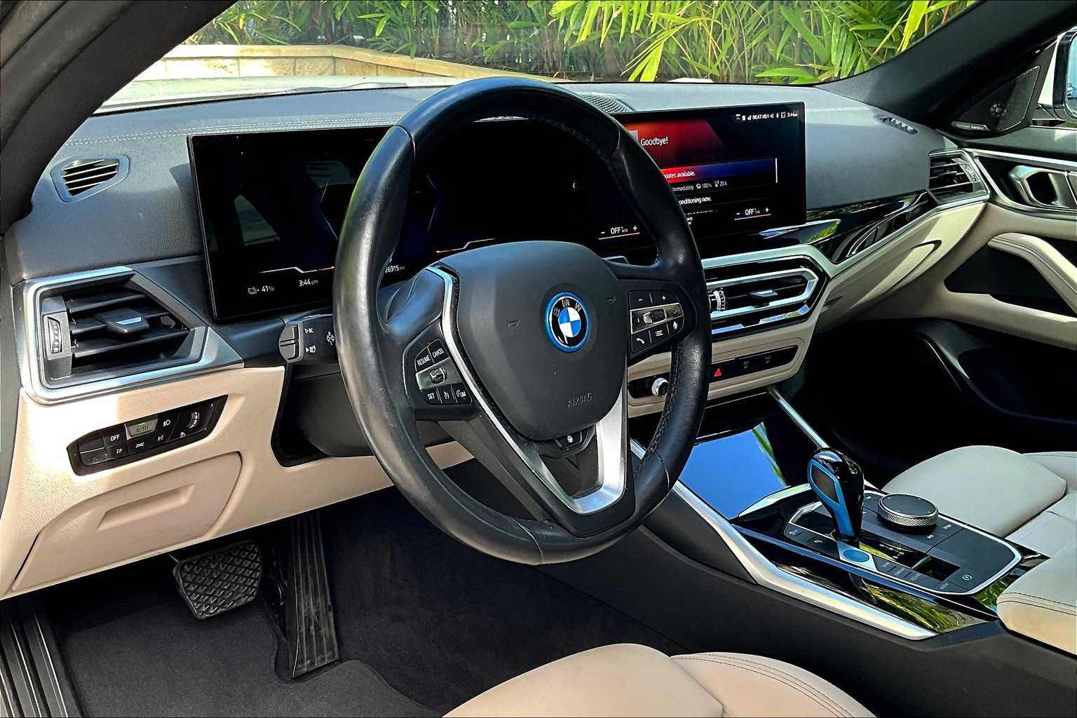 Thumbnail: 2022 BMW i4 - 3