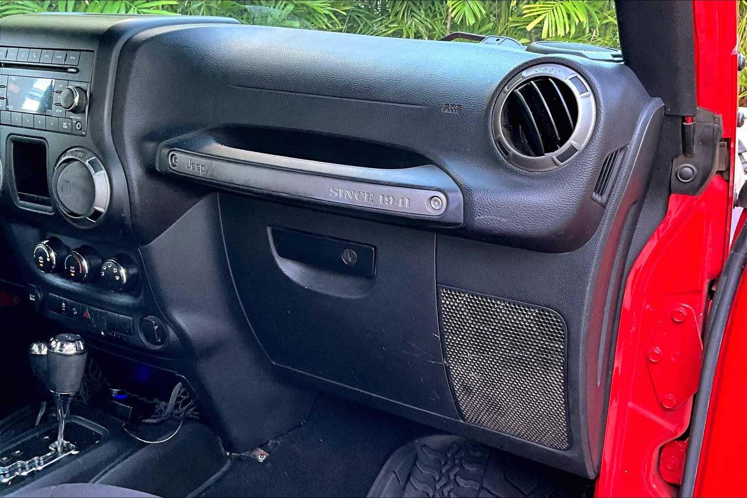 Thumbnail: 2017 Jeep Wrangler - 24