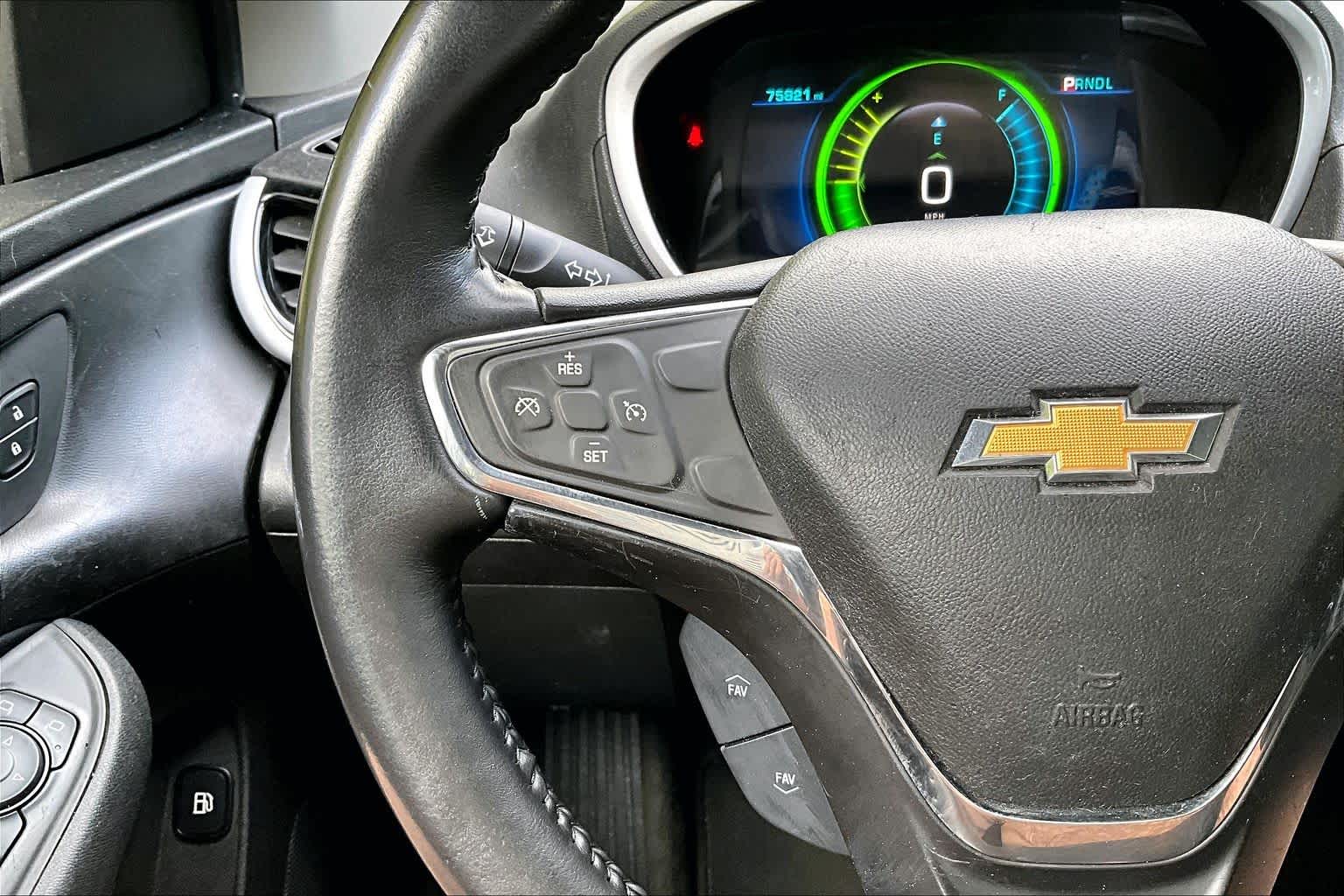 Thumbnail: 2017 Chevrolet Volt - 25