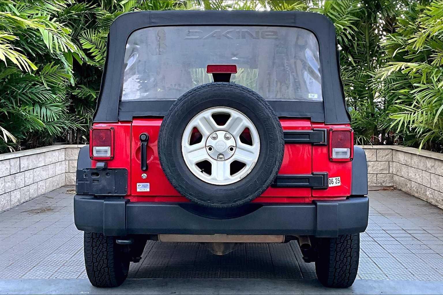 Thumbnail: 2017 Jeep Wrangler - 6