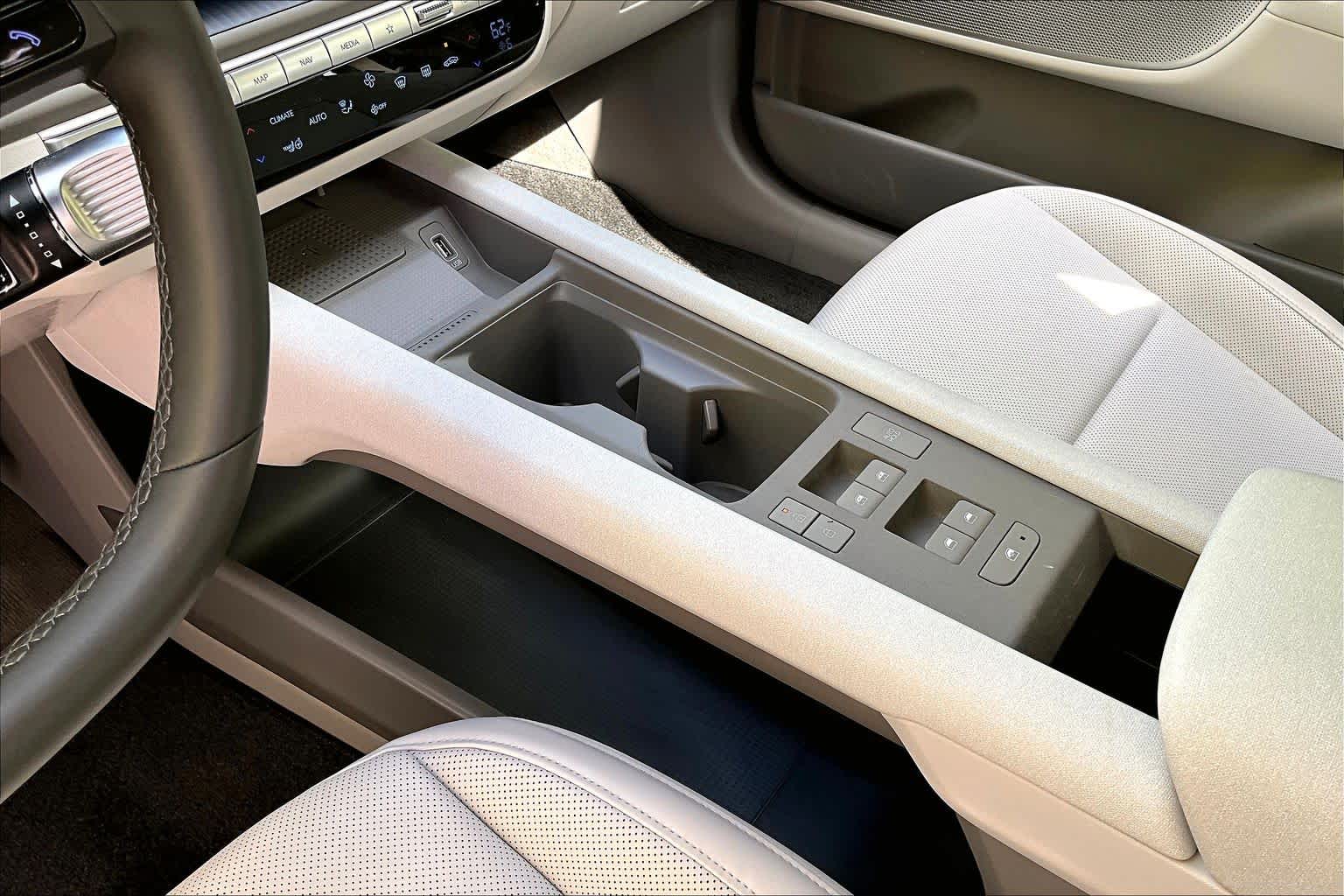 Thumbnail: 2025 Hyundai Ioniq 6 - 17