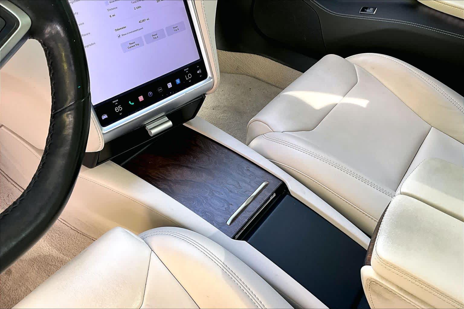 Thumbnail: 2017 Tesla Model S - 17