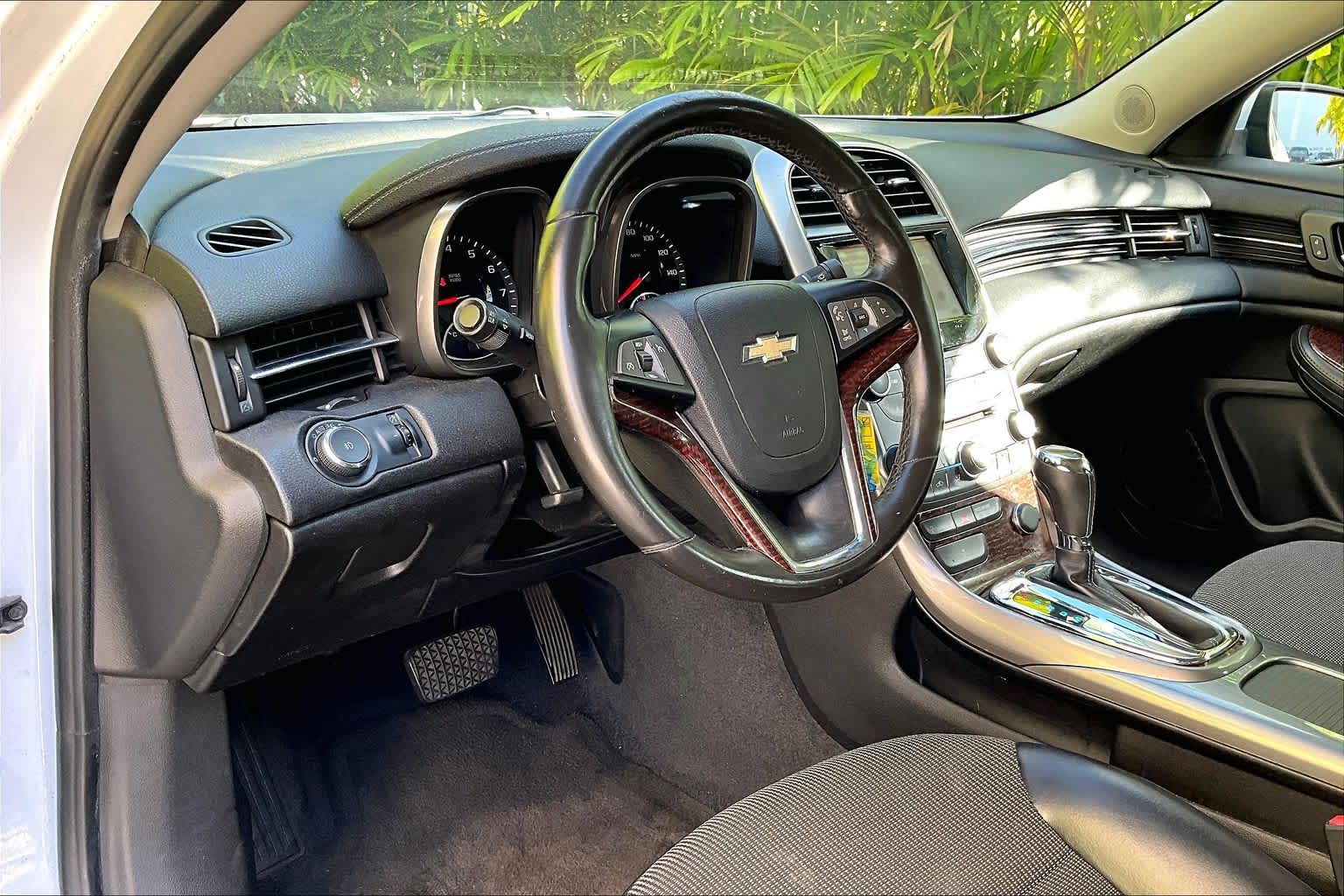 Thumbnail: 2013 Chevrolet Malibu - 3