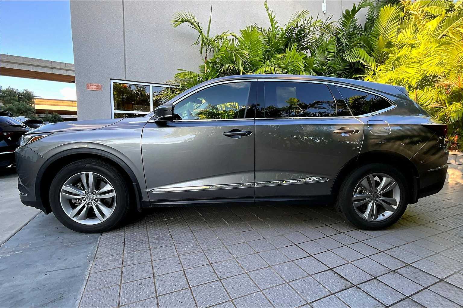 2023 Acura MDX photo 3