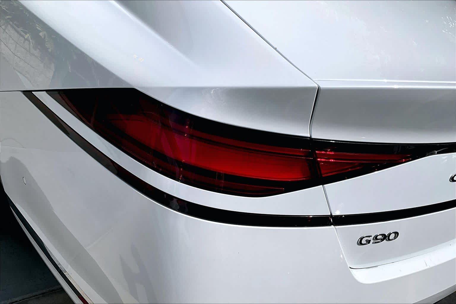 Thumbnail: 2023 Genesis G90 - 33