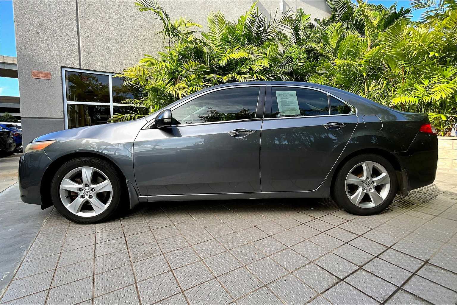 2010 Acura TSX photo 2