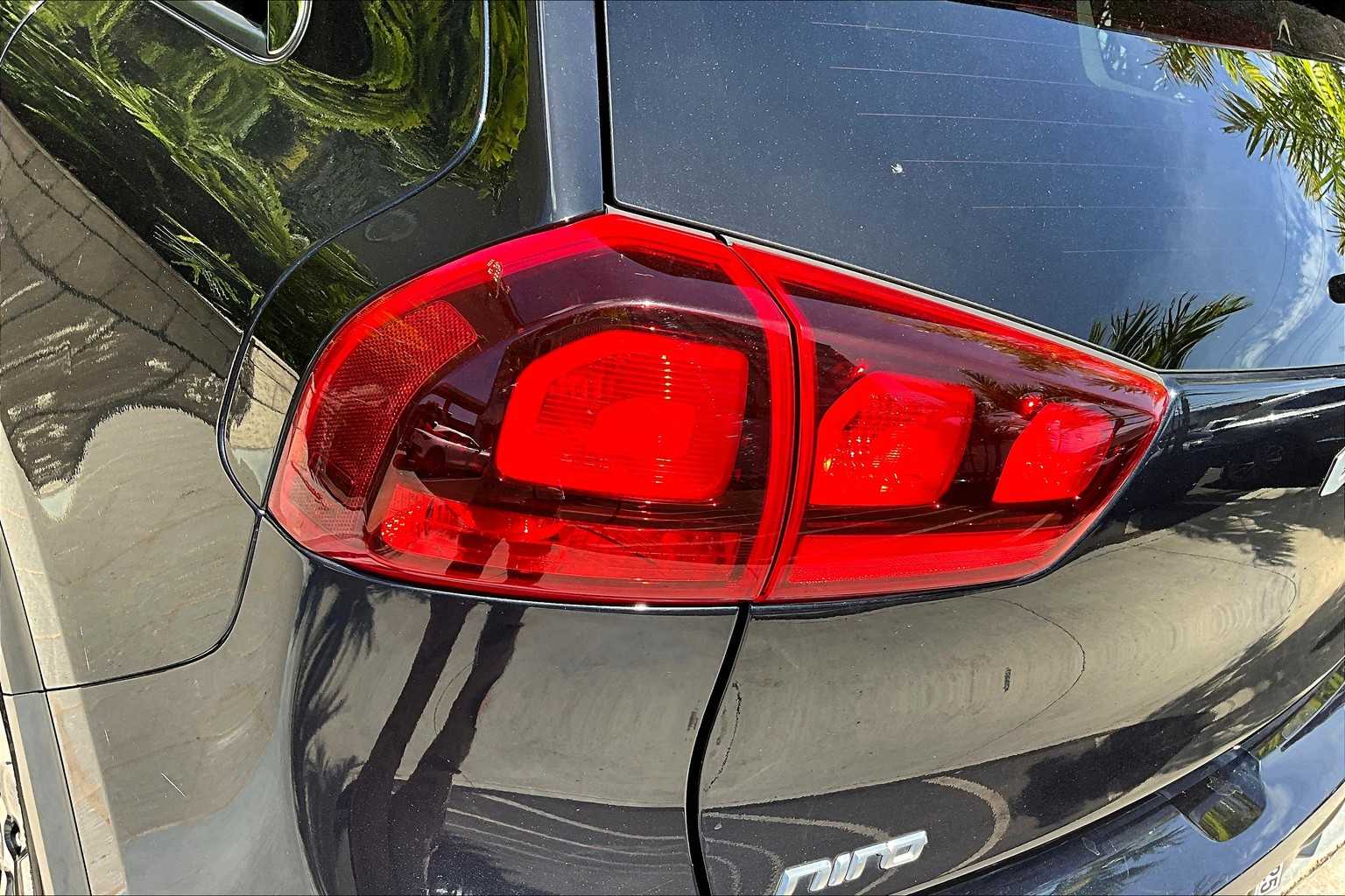 Thumbnail: 2022 Kia Niro - 33