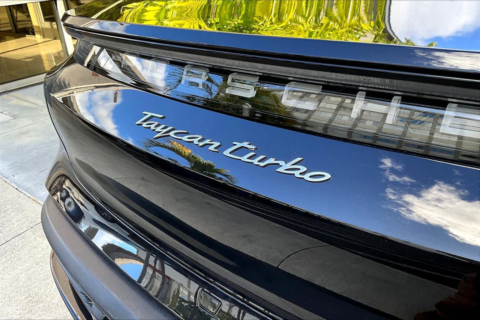 Thumbnail: 2020 Porsche Taycan - 8