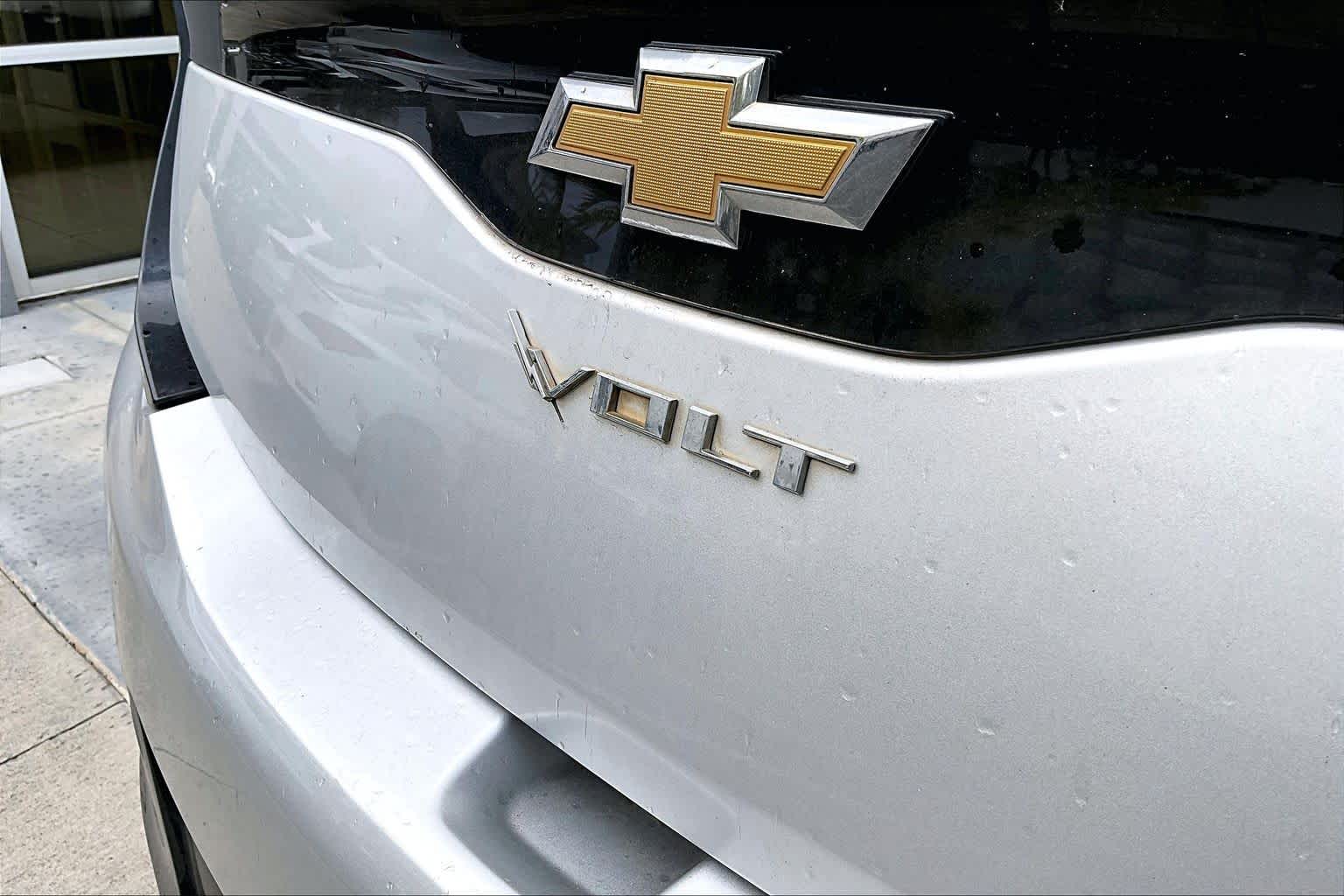 Thumbnail: 2017 Chevrolet Volt - 8