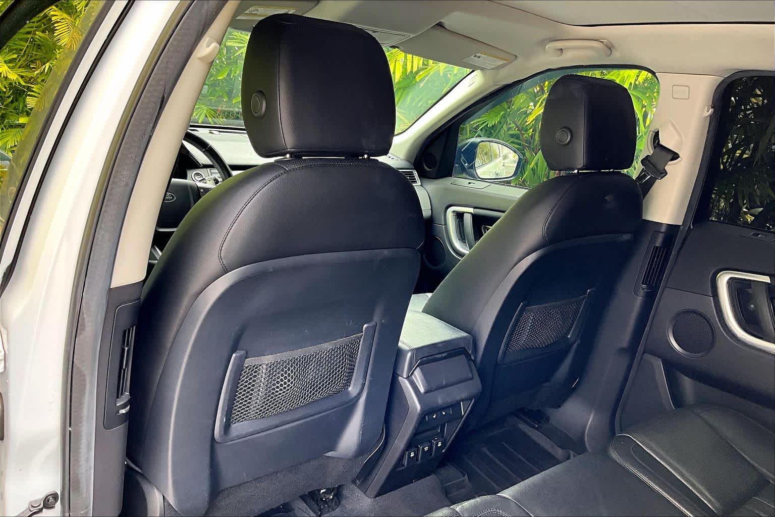 Thumbnail: 2015 Land Rover Discovery Sport - 13