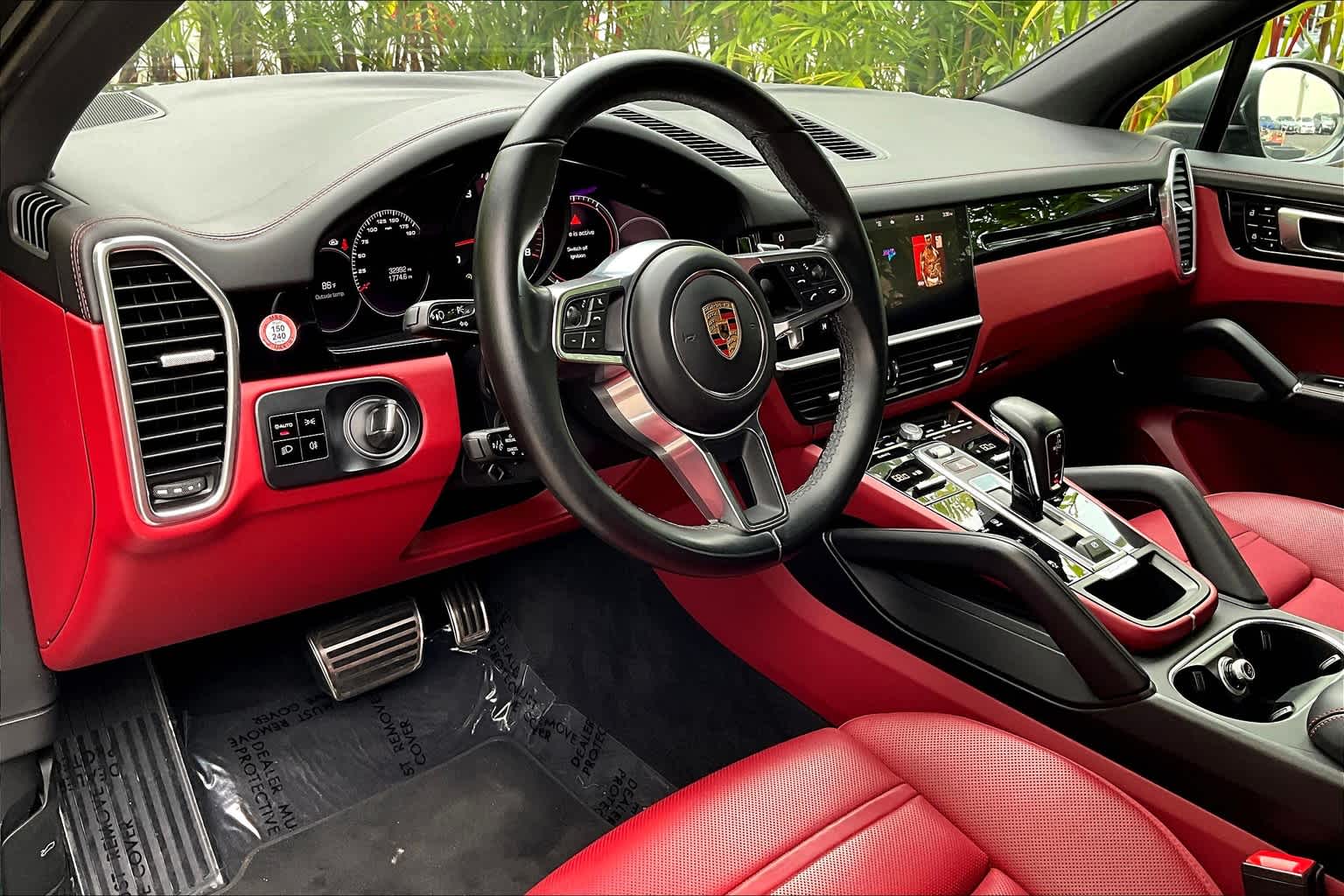 2021 Porsche Cayenne S photo 2