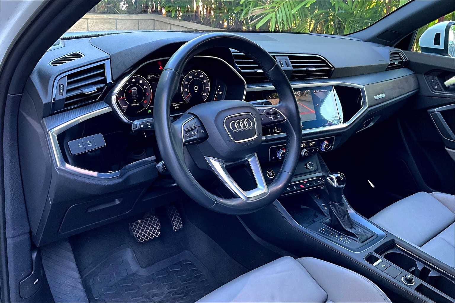 Thumbnail: 2021 Audi Q3 - 3