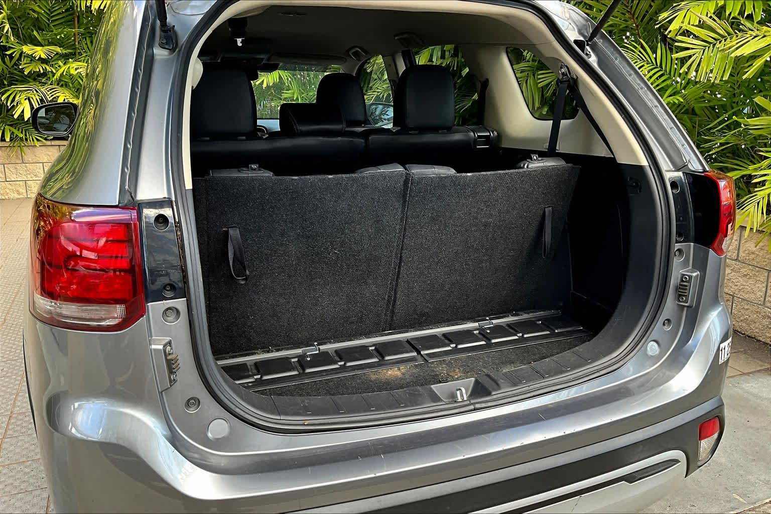 Thumbnail: 2020 Mitsubishi Outlander - 19