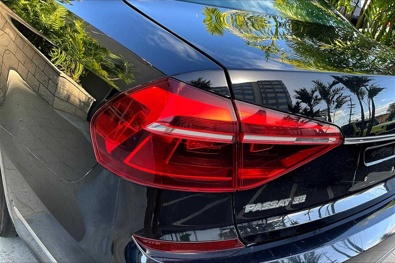 Thumbnail: 2018 Volkswagen Passat - 32