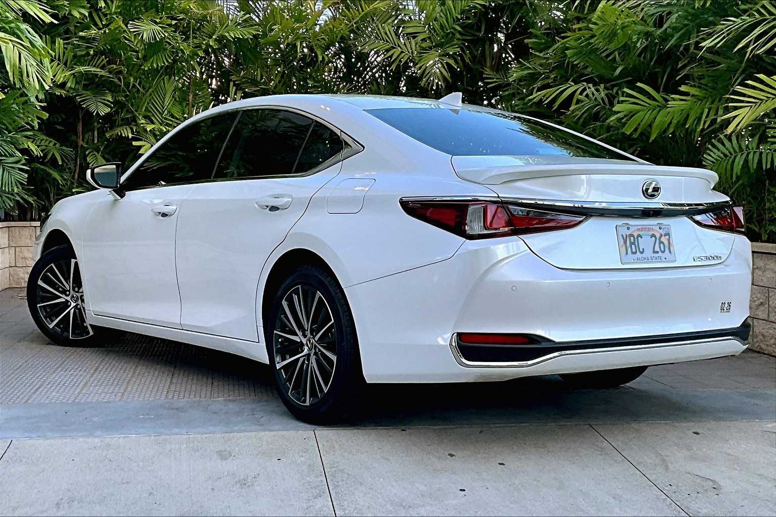 Thumbnail: 2024 Lexus ES - 5